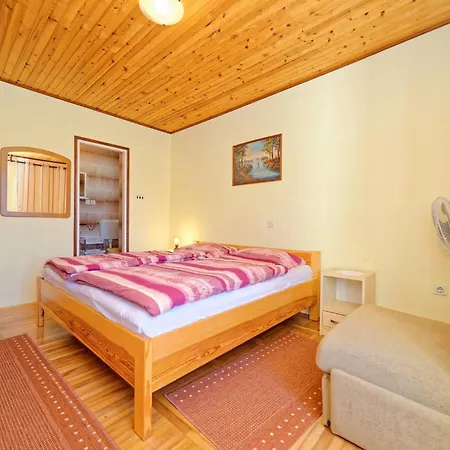 Gæstehus Milica Palit 3*