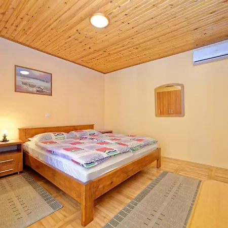 Milica Palit 3* Rab Town
