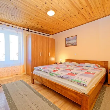 Gasthuis Milica Palit 3*