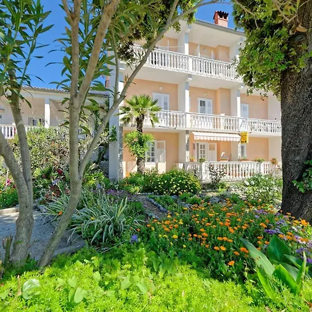 Milica Palit 3* Rab Town